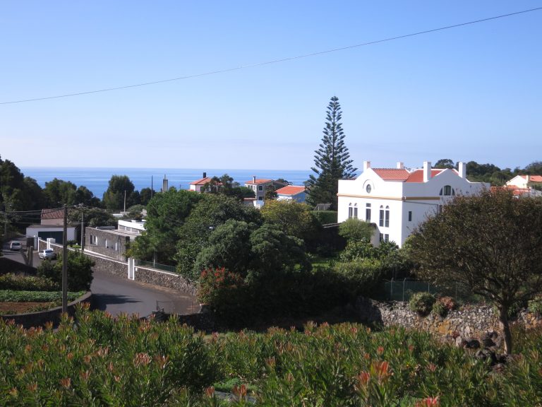 Trip to the Azores,  a short walk from Angra to São Mateus da Calheta