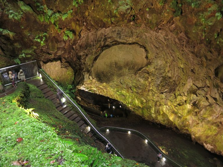 Trip to the Azores, Algar do Carvão